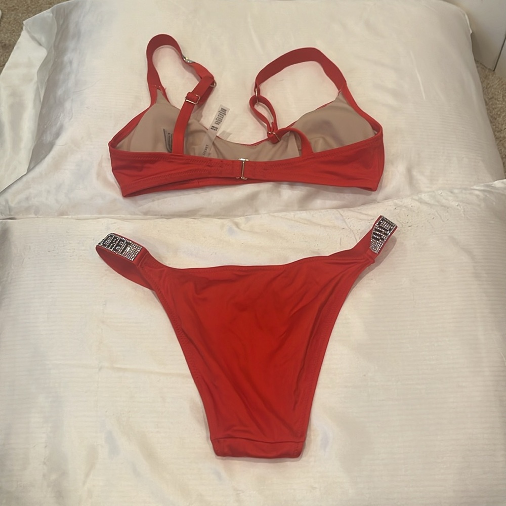 Victoria Secret red bikini - Picture 3 of 3